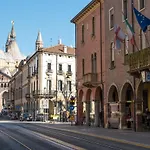 Hotel Serafino 2*