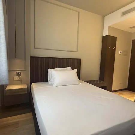 Serafino Szálloda 2*